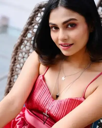 Call Girls Service in Sakoli